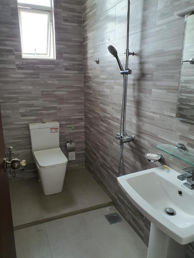 New 2 Bedroom Apartment, 100M Away From The Beach Dehiwala-Mount Lavinia Buitenkant foto